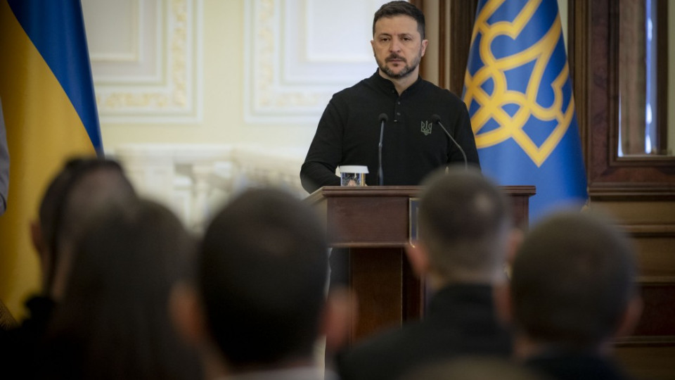 Володимир Зеленський анонсував посилення виробництва зброї в Україні Володимир Зеленський анонсував посилення виробництва зброї в Україні