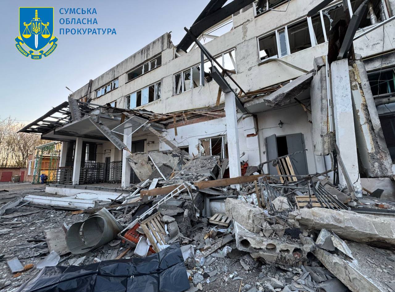 «Воюємо з антихристом. Не маємо права здаватися»: речник ЗСУ показав наслідки обстрілу Сум у Страсну п’ятницю (ФОТО) «Воюємо з антихристом. Не маємо права здаватися»: речник ЗСУ показав наслідки обстрілу Сум у Страсну п’ятницю (ФОТО)