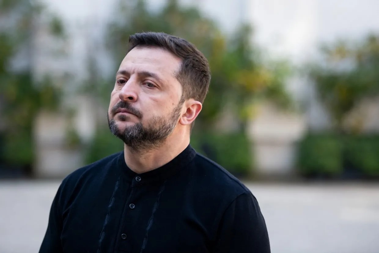 Зеленський: У ракеті, яка вбила 12 киян, більшість компонентів – американського виробництва Зеленський: У ракеті, яка вбила 12 киян, більшість компонентів – американського виробництва