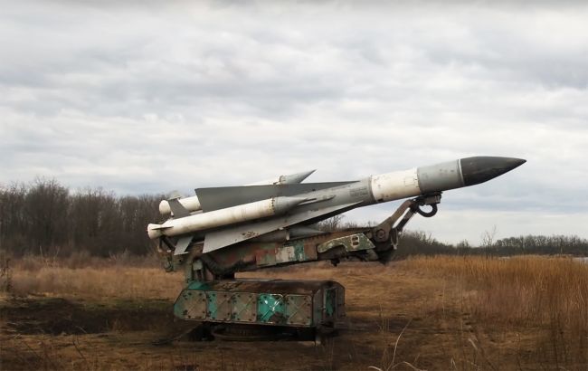 Несподівана зброя: ГУР вперше показало на відео пуски модернізованих радянських С-200, які знищили А-50 і Ту-22М3