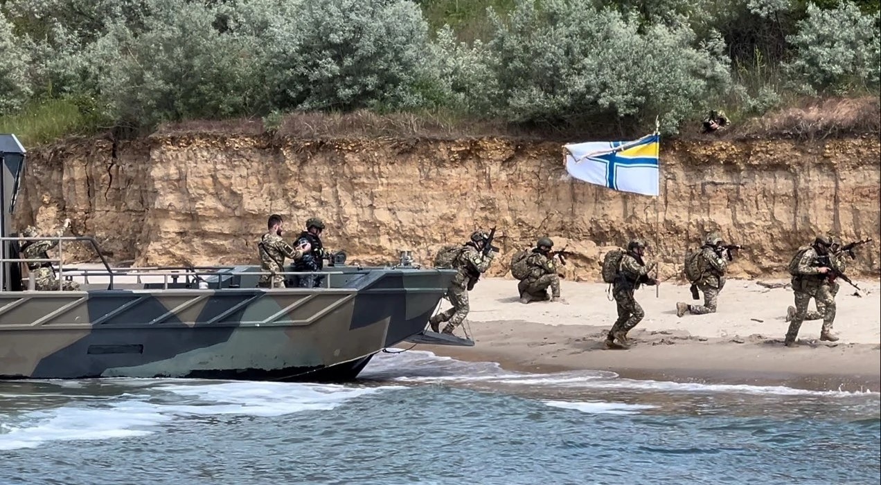 Зеленський привітав морпіхів з професійним святом: Змінюєте перебіг бою саме так, як потрібно Україні Зеленський привітав морпіхів з професійним святом: Змінюєте перебіг бою саме так, як потрібно Україні