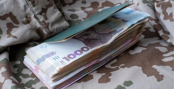 Кабмин обновил правила выплаты единовременной денежной помощи военнослужащим и их семьям Кабмин обновил правила выплаты единовременной денежной помощи военнослужащим и их семьям