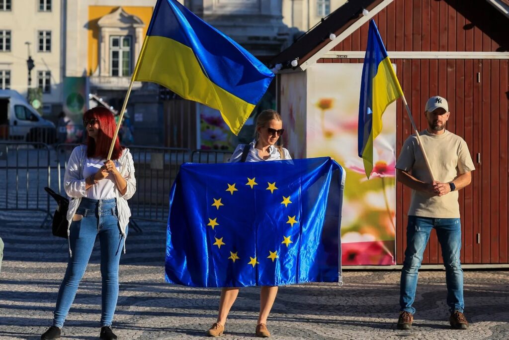 Тимчасовий захист українців у ЄС продовжать до 2027 року: офіційна позиція Єврокомісії Тимчасовий захист українців у ЄС продовжать до 2027 року: офіційна позиція Єврокомісії