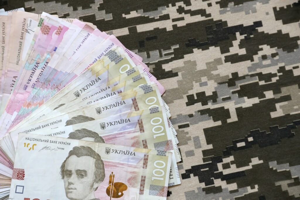 Пенсії військовим хочуть виплачувати без обмежень — у Раді готують зміни до закону