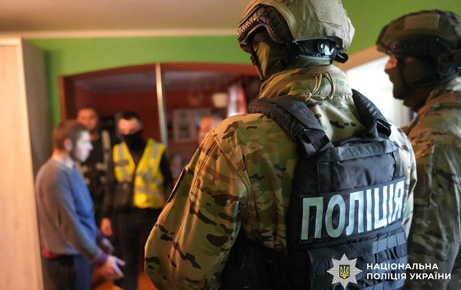 По Украине проводится масштабная спецоперация по борьбе с нелегальным оборотом оружия: более 500 обысков