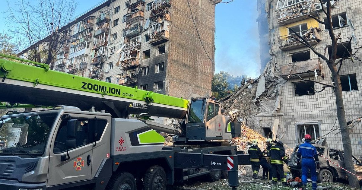 Столиця терору не боїться. Київ витримав балістику, касетні снаряди та рій «Шахедів», але постраждали люди, інфраструктура