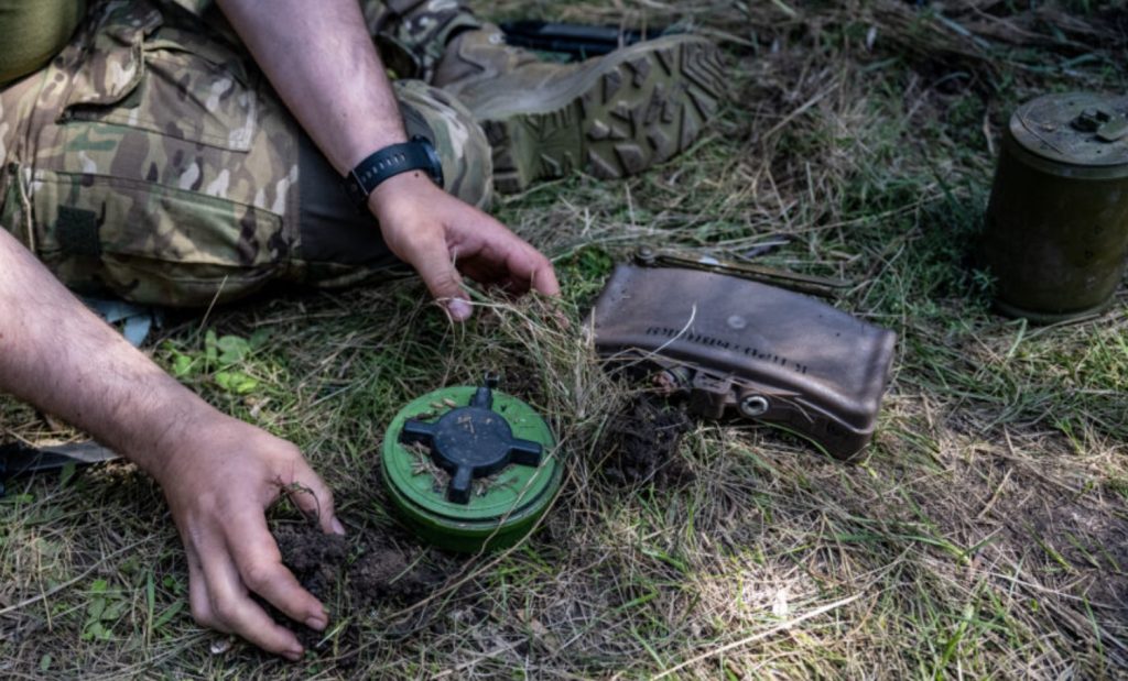 У МЗС пояснили рішення України вийти з Конвенції про заборону протипіхотних мін У МЗС пояснили рішення України вийти з Конвенції про заборону протипіхотних мін