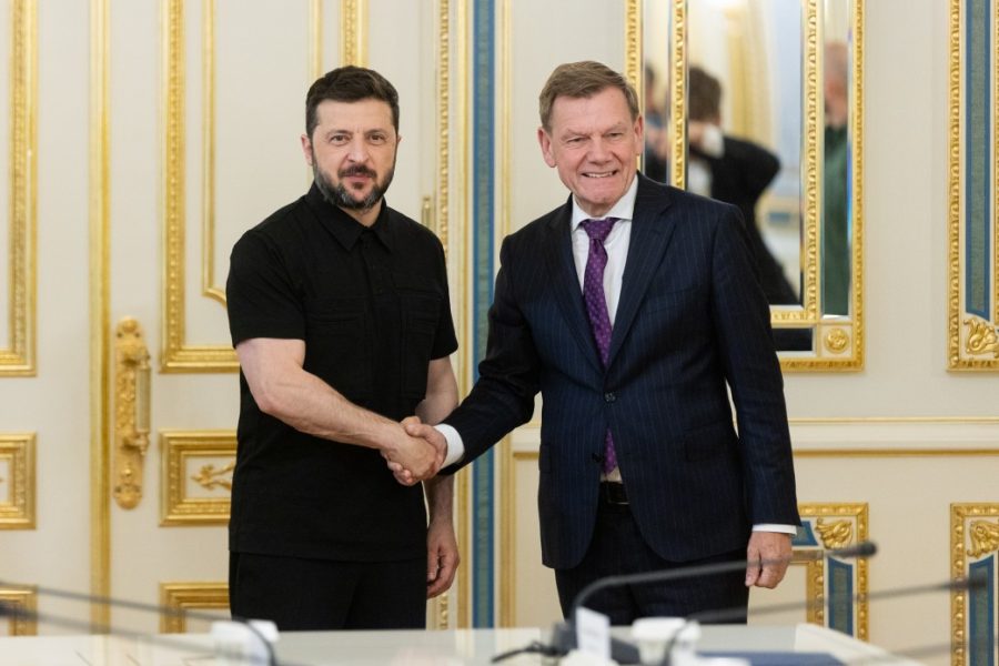 Володимир Зеленський провів зустріч з главою МЗС Німеччини: говорили про виробництво зброї та поставки IRIS-T Володимир Зеленський провів зустріч з главою МЗС Німеччини: говорили про виробництво зброї та поставки IRIS-T