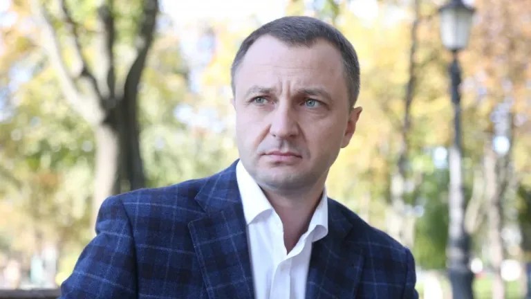 Креминя уволили с должности языкового омбудсмена