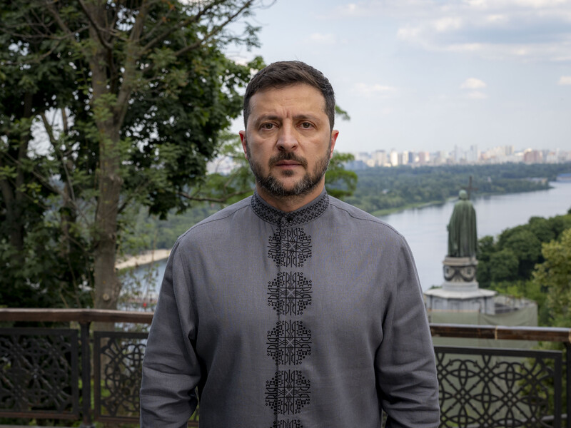 «Украинцы здесь были, есть и будут»: Зеленский обратился к народу в День государственности — трогательное видеообращение (ВИДЕО) «Украинцы здесь были, есть и будут»: Зеленский обратился к народу в День государственности — трогательное видеообращение (ВИДЕО)