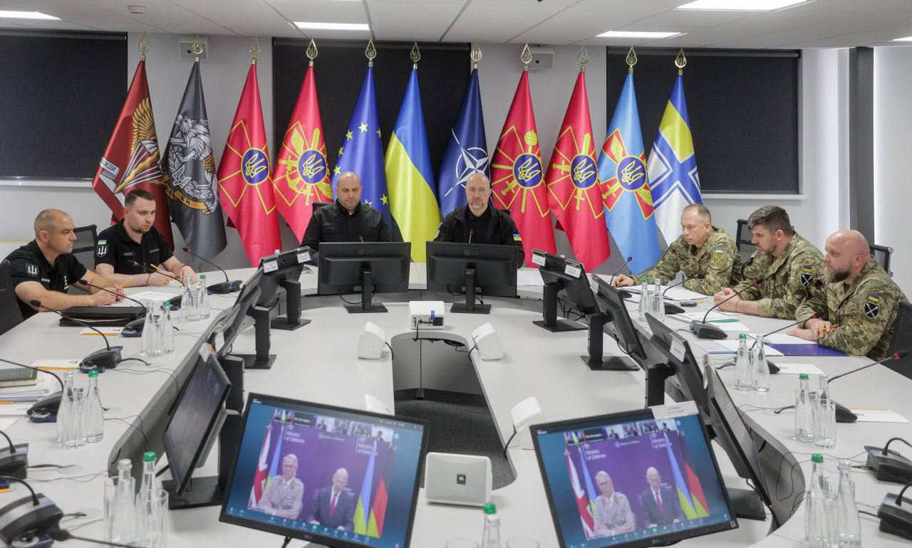 Міністр оборони України розповів про результати «Рамштайну-29». Україні нададуть снаряди й гроші на дрони Міністр оборони України розповів про результати «Рамштайну-29». Україні нададуть снаряди й гроші на дрони