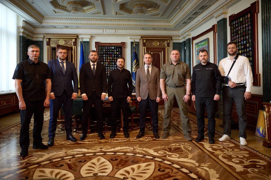 Зеленський зустрівся з керівниками НАБУ і САП та іншими силовиками. Кажуть, що почули суспільство