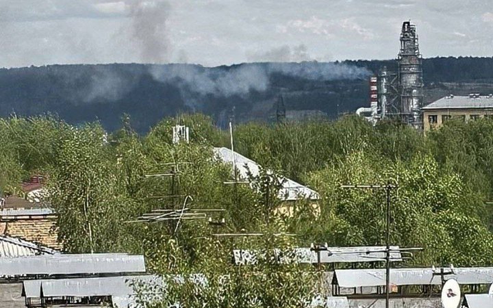 Дроны ГУР атаковали российский НПЗ в 2000 километрах от Украины — источник Дроны ГУР атаковали российский НПЗ в 2000 километрах от Украины — источник