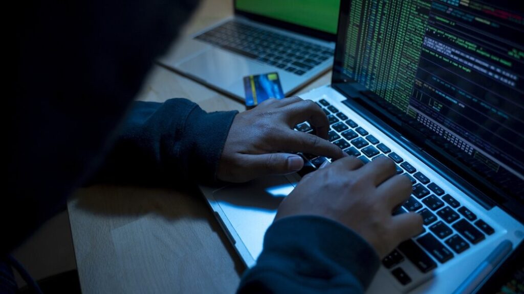 Кіберкорпус ГУР МО атакував російську інфраструктуру та заблокував паливні картки Кіберкорпус ГУР МО атакував російську інфраструктуру та заблокував паливні картки