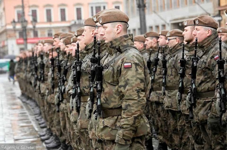Польща направить в Україну військових, які будуть навчатися збивати російські дрони – Reuters Польща направить в Україну військових, які будуть навчатися збивати російські дрони – Reuters