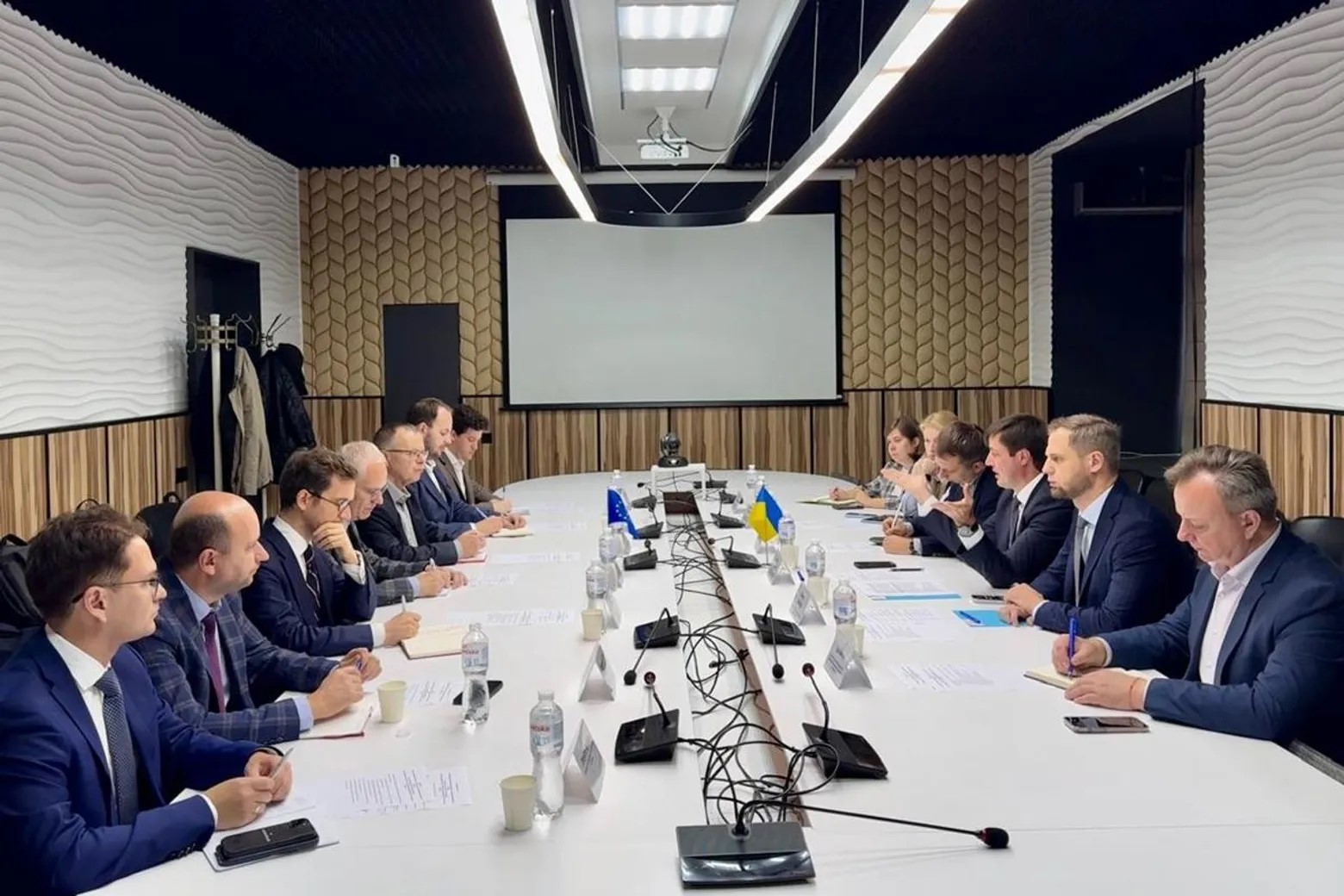 Для просування аграрного експорту в українських посольствах створять посади аграрних аташе Для просування аграрного експорту в українських посольствах створять посади аграрних аташе