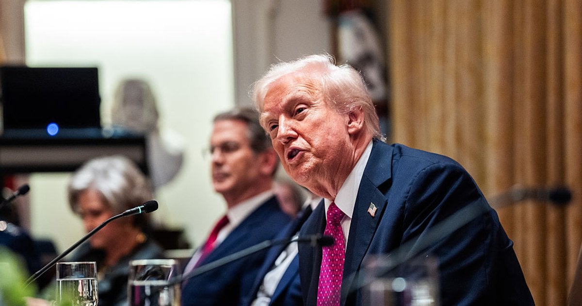 «Знаете, что я им дал? Ничего» — Трамп резко высказался о военной помощи Украине «Знаете, что я им дал? Ничего» — Трамп резко высказался о военной помощи Украине