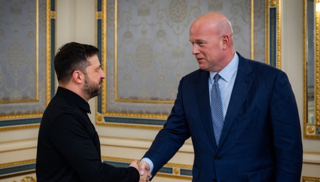 Вітакер під час візиту до Києва: Ця безглузда війна має завершитися Вітакер під час візиту до Києва: Ця безглузда війна має завершитися