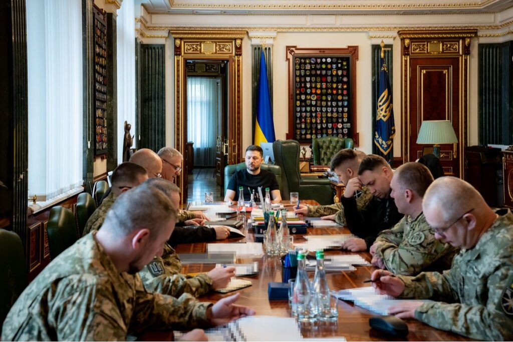 Владимир Зеленский собрал руководителей всей сферы обороны и безопасности: о чем говорили Владимир Зеленский собрал руководителей всей сферы обороны и безопасности: о чем говорили