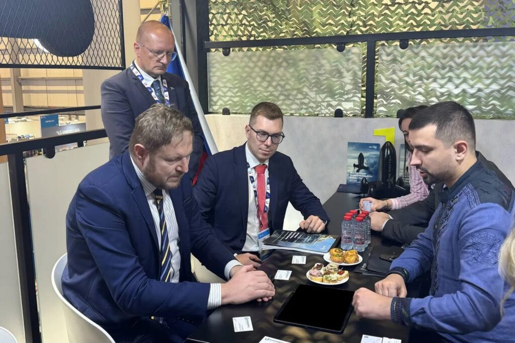 Укроборонпром подписал соглашение о дронах-перехватчиках с чешской Air Team Укроборонпром подписал соглашение о дронах-перехватчиках с чешской Air Team