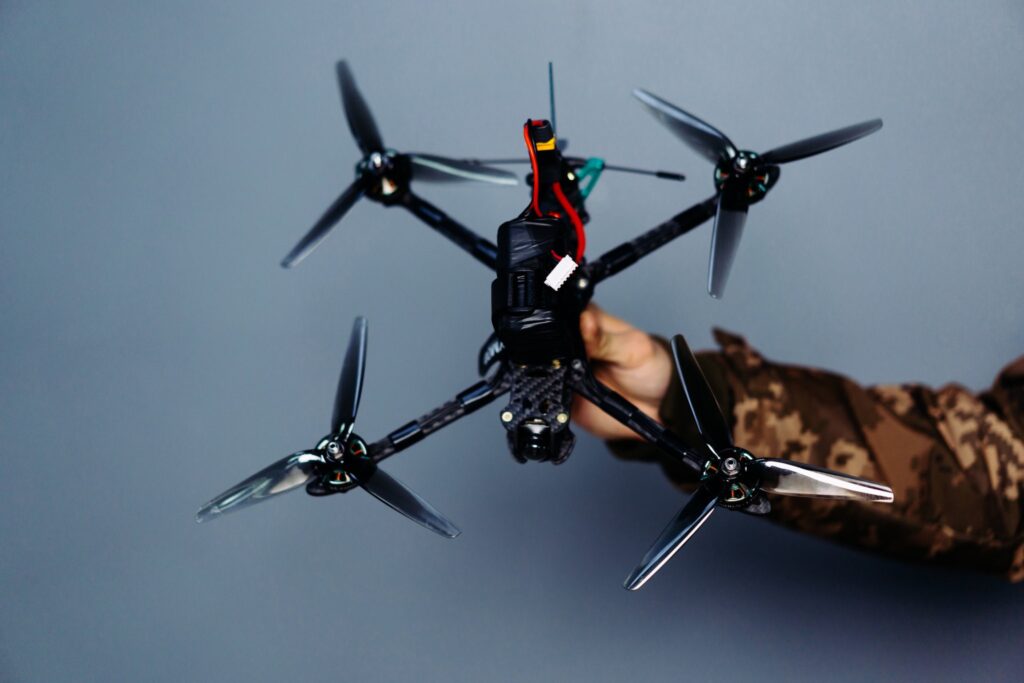 Шмигаль заявил о рекордных поставках 3 миллионов FPV-дронов для ВСУ в 2025 году Шмигаль заявил о рекордных поставках 3 миллионов FPV-дронов для ВСУ в 2025 году