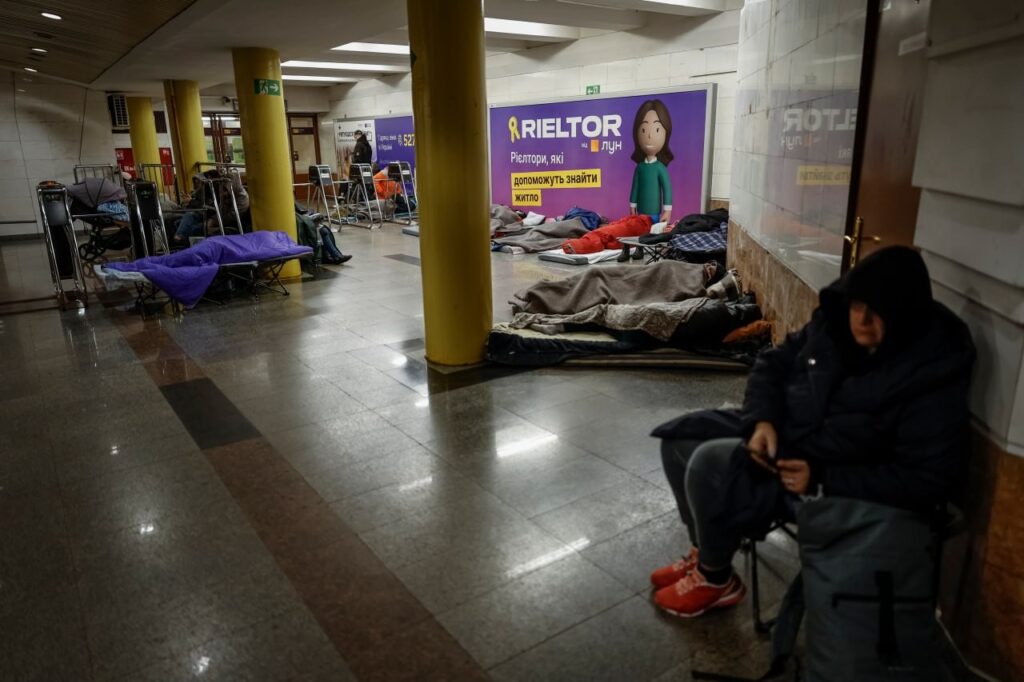 У Києві в ніч проти 9 січня під час повітряної тривоги на станціях метро укривалися майже 22 000 людей