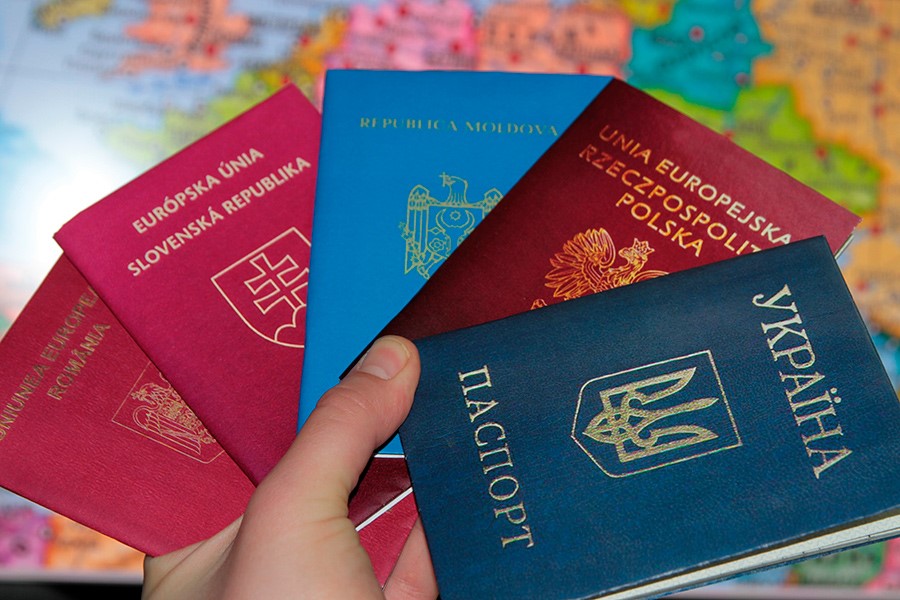Law on Multiple Citizenship Comes into Force in Ukraine