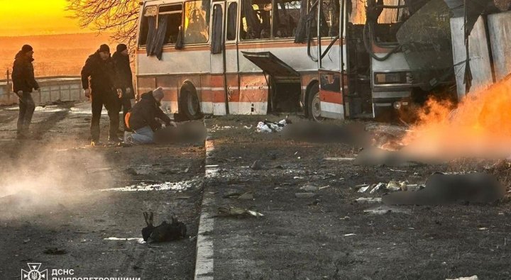 Безпілотник атакував автобус з шахтарями на Дніпропетровщині: кількість постраждалих зросла
