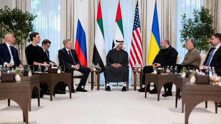 Ukrainian Delegation Arrives for Talks in Abu Dhabi