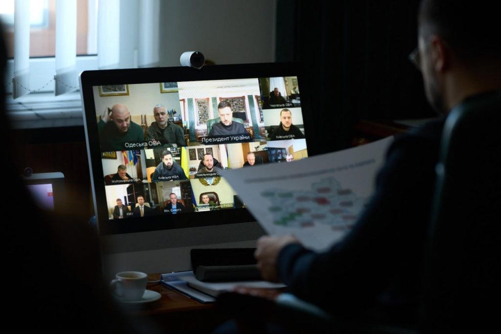 Zelensky held a selector on electricity and heat: prepare a plan to update the power system for the next heating season