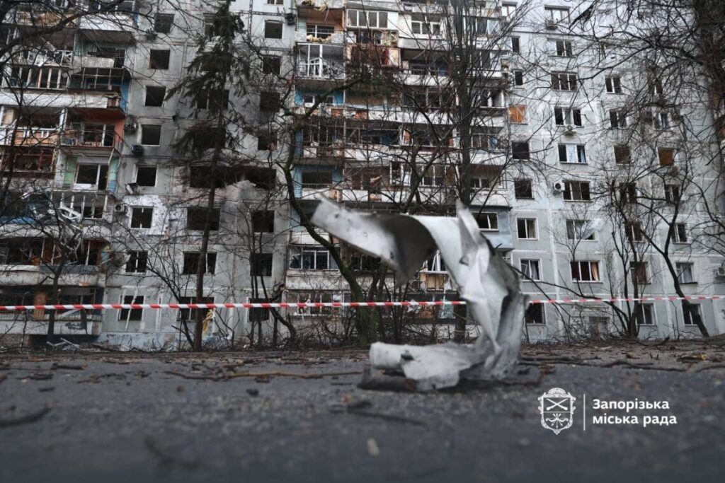 В Запорожье число пострадавших от российского обстрела возросло до 10, среди них ребенок В Запорожье число пострадавших от российского обстрела возросло до 10, среди них ребенок
