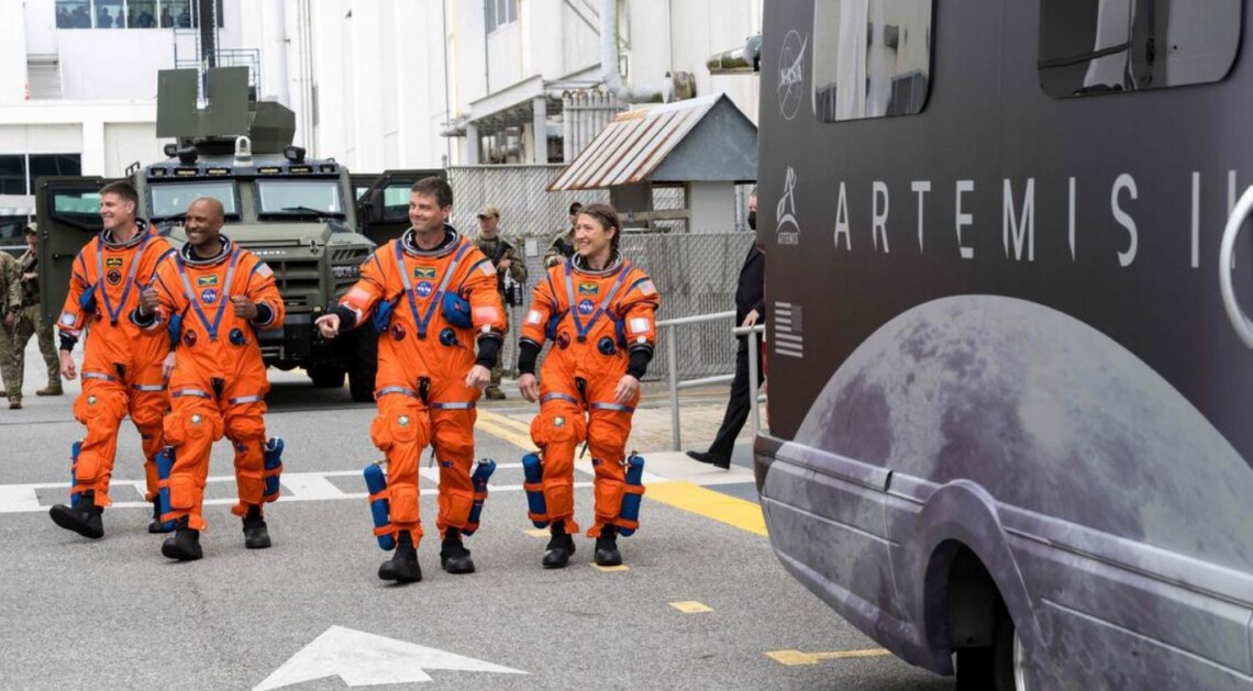 Historic flight. NASA sends astronauts to the moon for the first time in over 50 years Historic flight. NASA sends astronauts to the moon for the first time in over 50 years