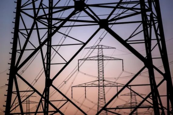 НКРЕКП готує підвищення тарифу на передачу електроенергії: оператори та бізнес очікують подорожчання