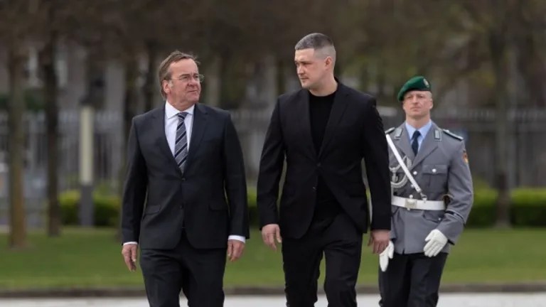 Україна та Німеччина домовилися про оборонний пакет на €4 млрд – ракети Patriot і дрони
