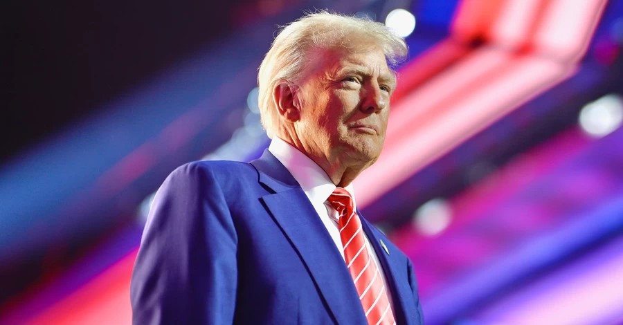 Трамп порушує торговельну угоду з ЄС і запроваджує 25% мита на європейські авто. Що це означає для України
