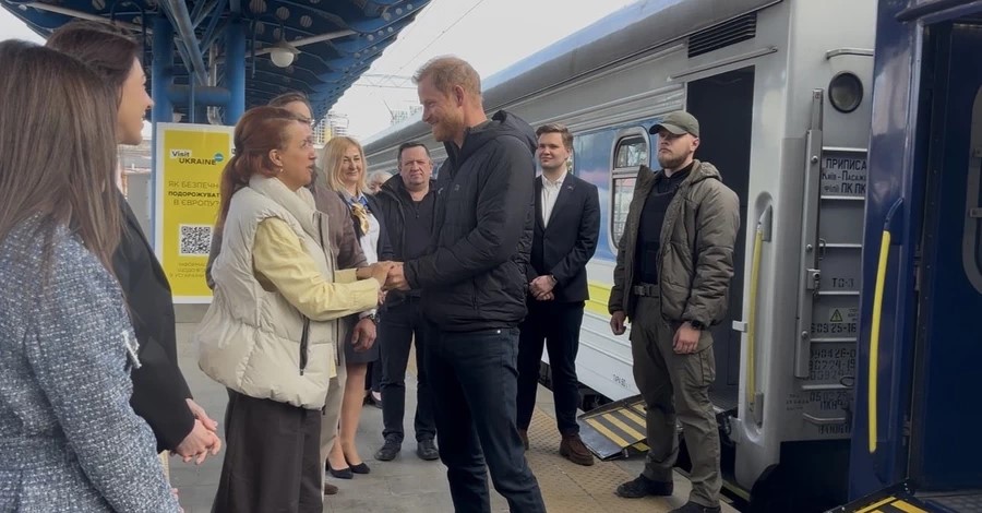 «Світ не має звикати до цієї війни»: принц Гаррі прибув до Києва з неоголошеним візитом (ВІДЕО) «Світ не має звикати до цієї війни»: принц Гаррі прибув до Києва з неоголошеним візитом (ВІДЕО)