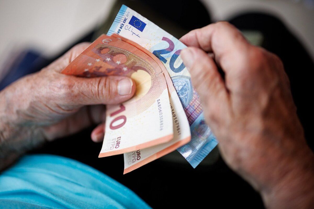 What pension in Germany is considered the poverty line