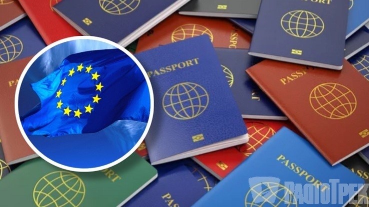 Війна триває, але туризм цвіте: країни ЄС попри війну видали росіянам понад 620 тис. віз у 2025 році – Euractiv