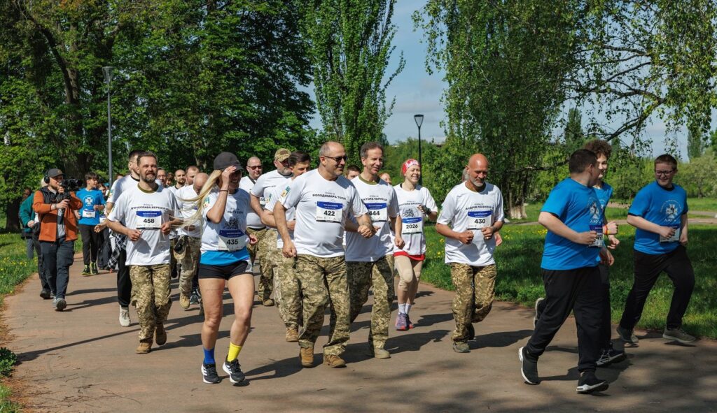 Забіг «Біжу з Європою» відбувся у Києві на підтримку військових та спільних європейських цінностей