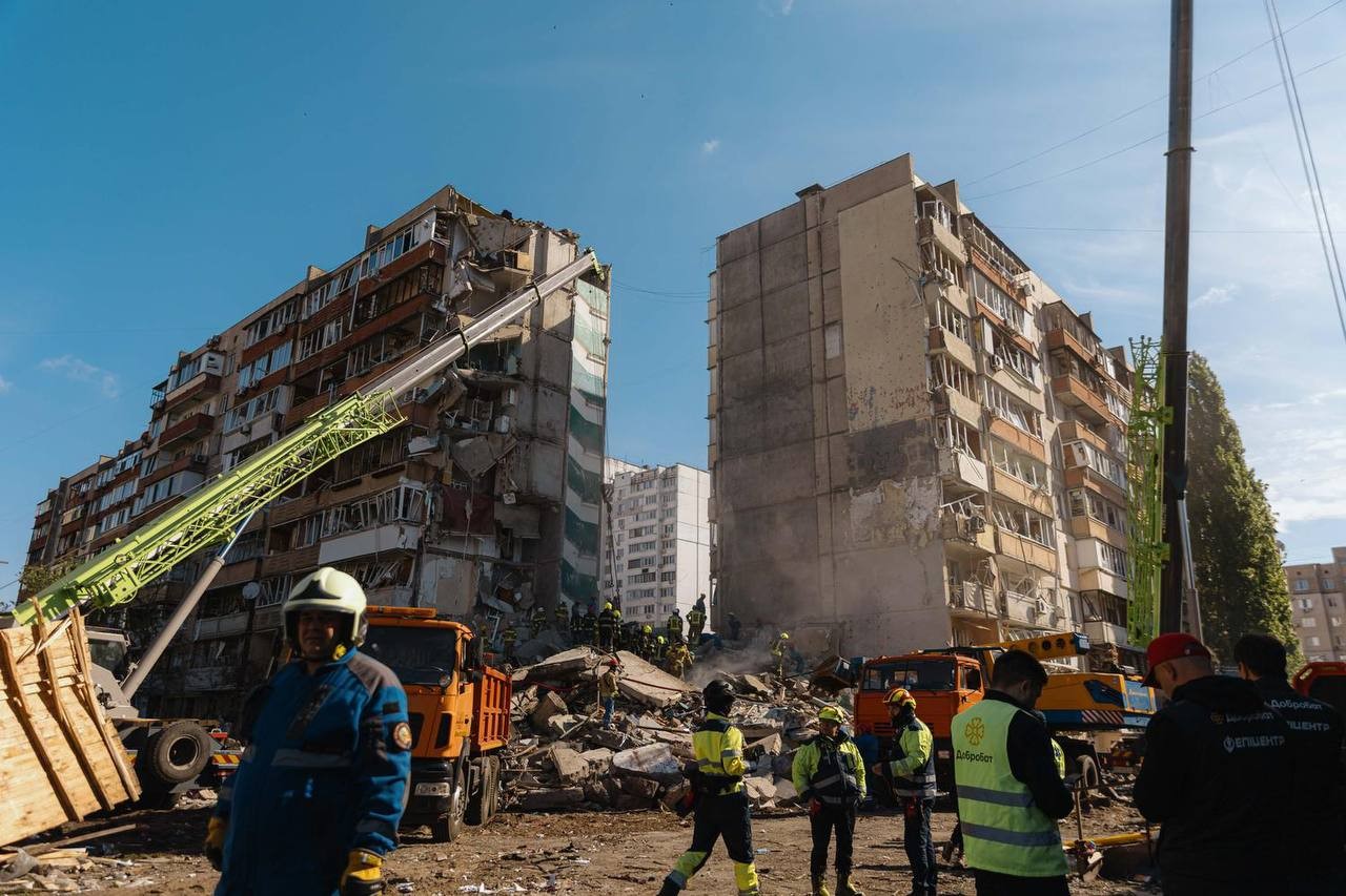 In the Darnitsky district of Kyiv, after the strike of the Russian Federation, the death toll increased to 7, another 20 people are missing (PHOTO)