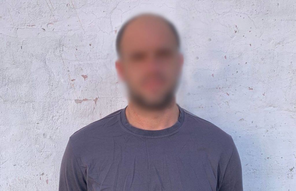 У Києві затримали чоловіка, який після ракетного обстрілу обкрадав пошкоджені квартири на Подолі