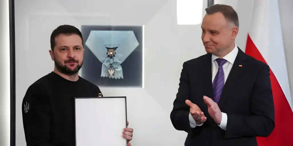 Навроцький постановив забрати у Зеленського орден через «героїв УПА» і пригрозив щодо ЄС Навроцький постановив забрати у Зеленського орден через «героїв УПА» і пригрозив щодо ЄС