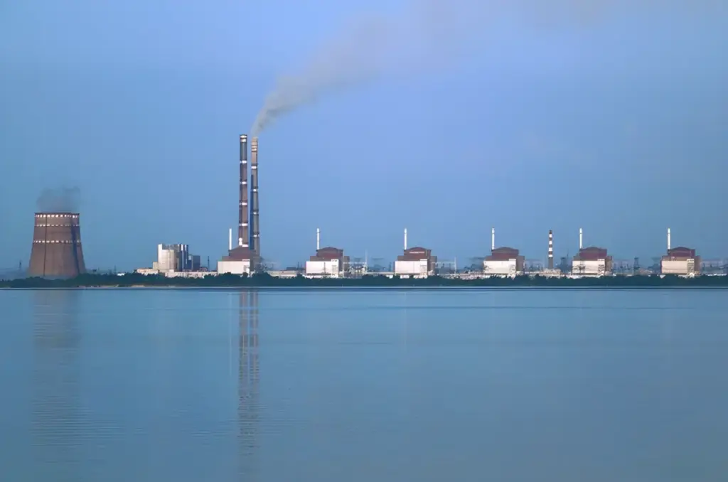 «Росатом» заявив про запас дизеля на Запорізькій АЕС лише на 11 діб автономної роботи «Росатом» заявив про запас дизеля на Запорізькій АЕС лише на 11 діб автономної роботи