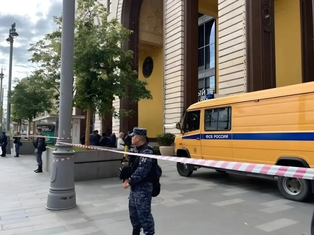 В центре москвы в элитном ресторане произошел взрыв, три человека погибли, 15 пострадали В центре москвы в элитном ресторане произошел взрыв, три человека погибли, 15 пострадали