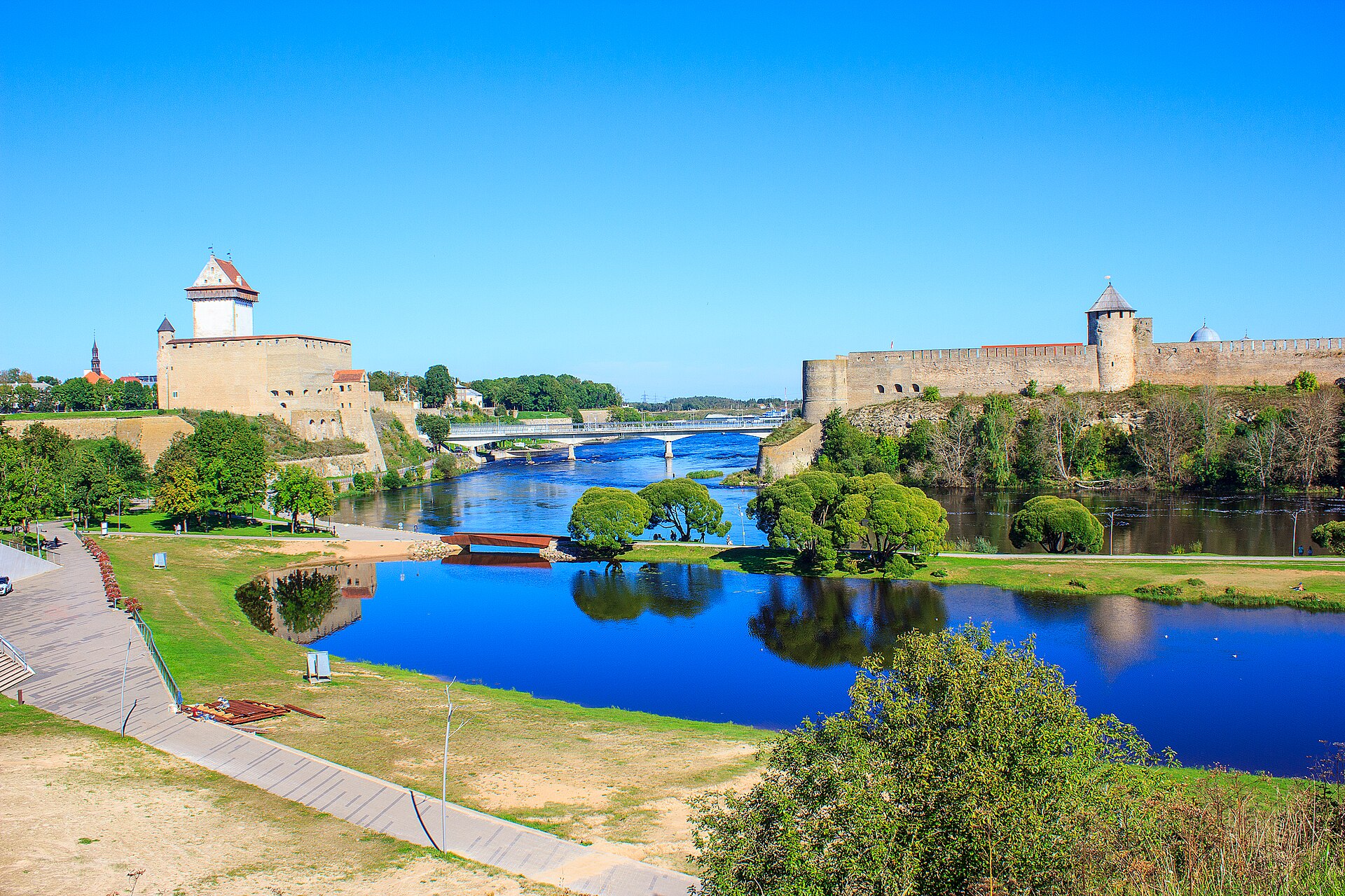 Narva river border fence Estonia; Estonian police border guard radar; Igor Taro Ministry of Interior