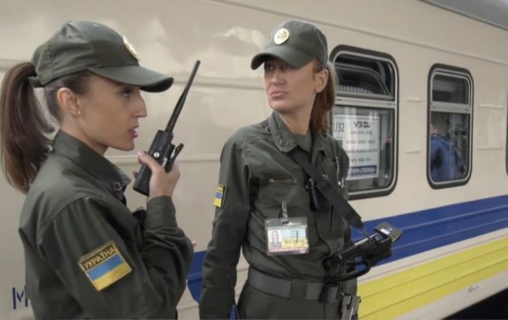 Алгоритм безопасности: как действовать пассажирам в случае угрозы в вагонах «Укрзализныци»