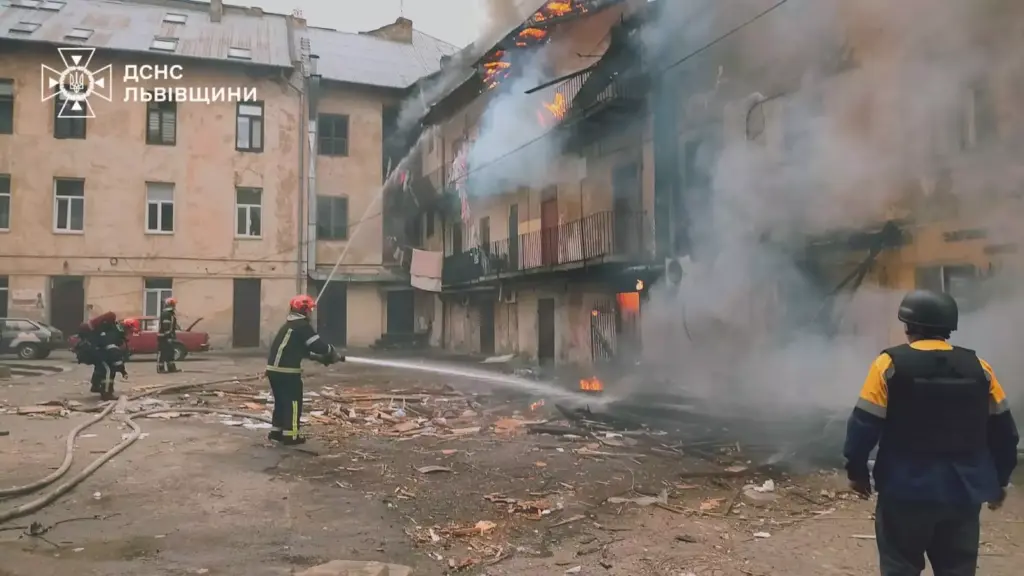 Lviv residential building fire; SES of Ukraine rescue team