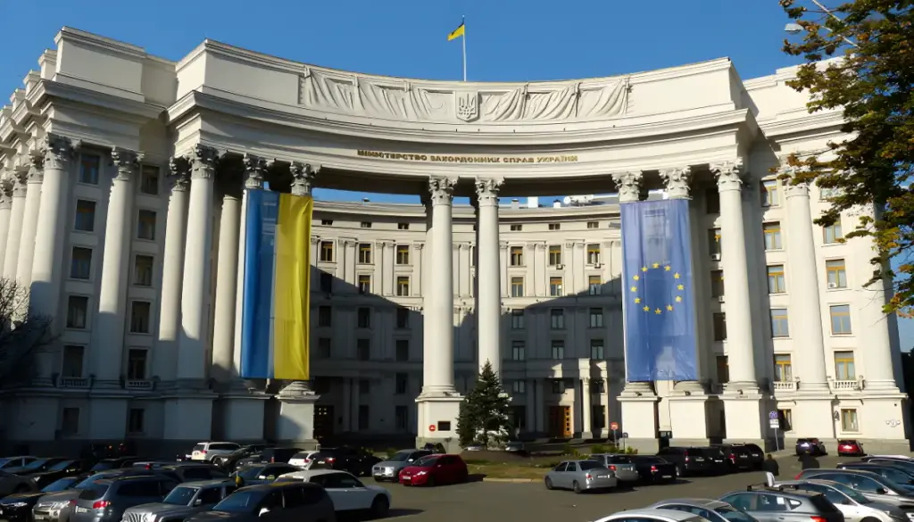 Россия планирует «стереть» границу с оккупированными территориями Украины, — в МИД Украины раскрыли план ФСБ Россия планирует «стереть» границу с оккупированными территориями Украины, — в МИД Украины раскрыли план ФСБ