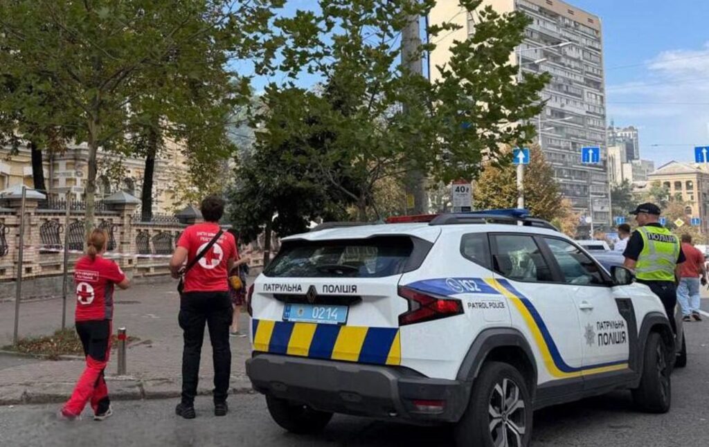 В Киеве 27 августа зафиксированы попадания дронов, трое раненых