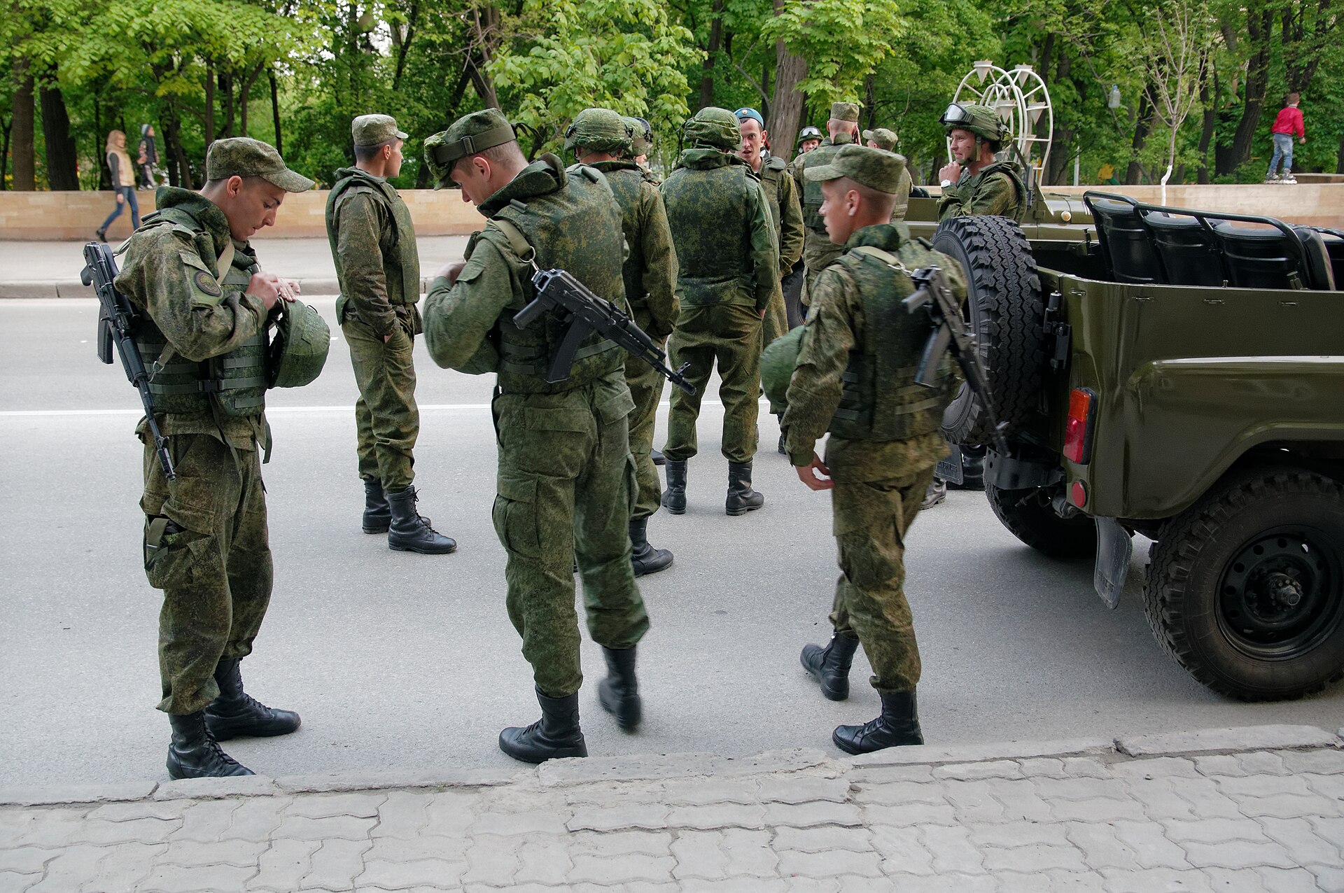 Вербування до армії рф у Донецьку: використання алкоголю та тиск на чоловіків